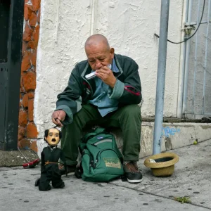 Puppeteer On Pico  - Men and Women of Los Angeles